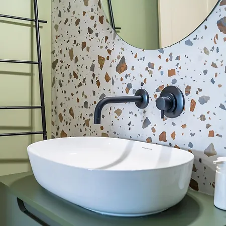 Iris E Petros 公寓 *