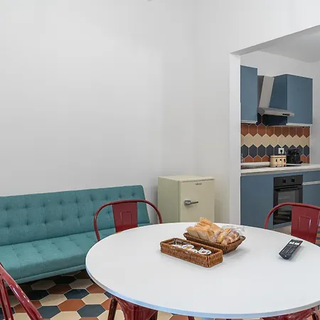 Apartment Iris E Petros Syrakus