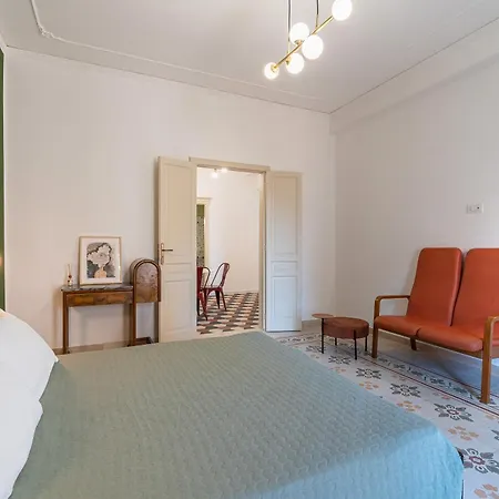 Apartment Iris E Petros Syrakus