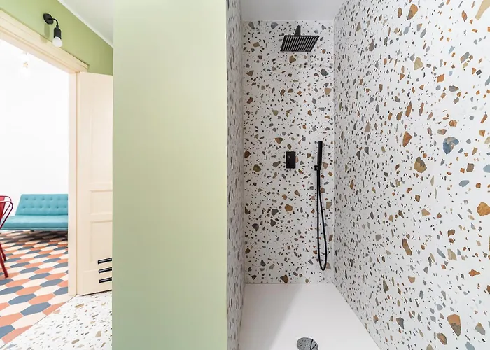 아파트 Iris E Petros *