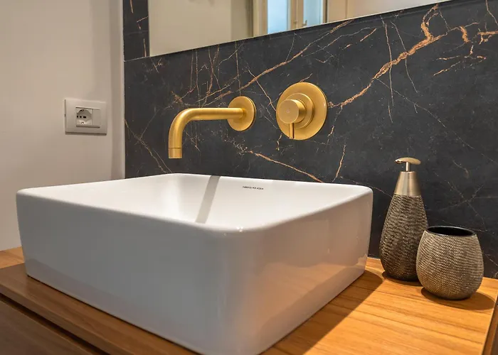 Iris E Petros * سيراكوزا