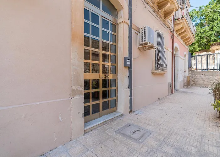 Iris E Petros شقة *